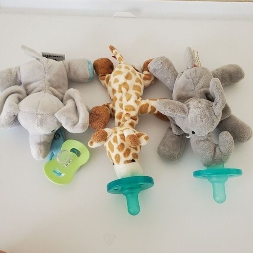 WubbaNub Cribmates Pacifier Holder Lot Giraffe Elephant Plush Baby Soother 3pc